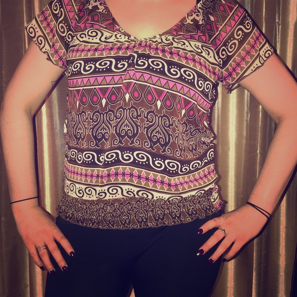 Vanity: Brown, tan & pink boho chic v-neck top 💖